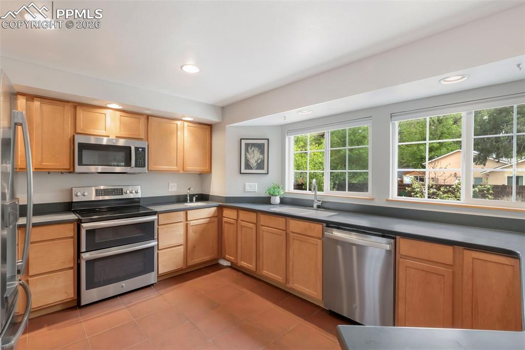 Image 9 of 36: Kitchen