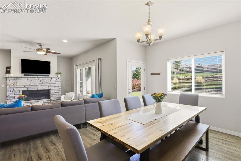 Image 11 of 34: Dining Area