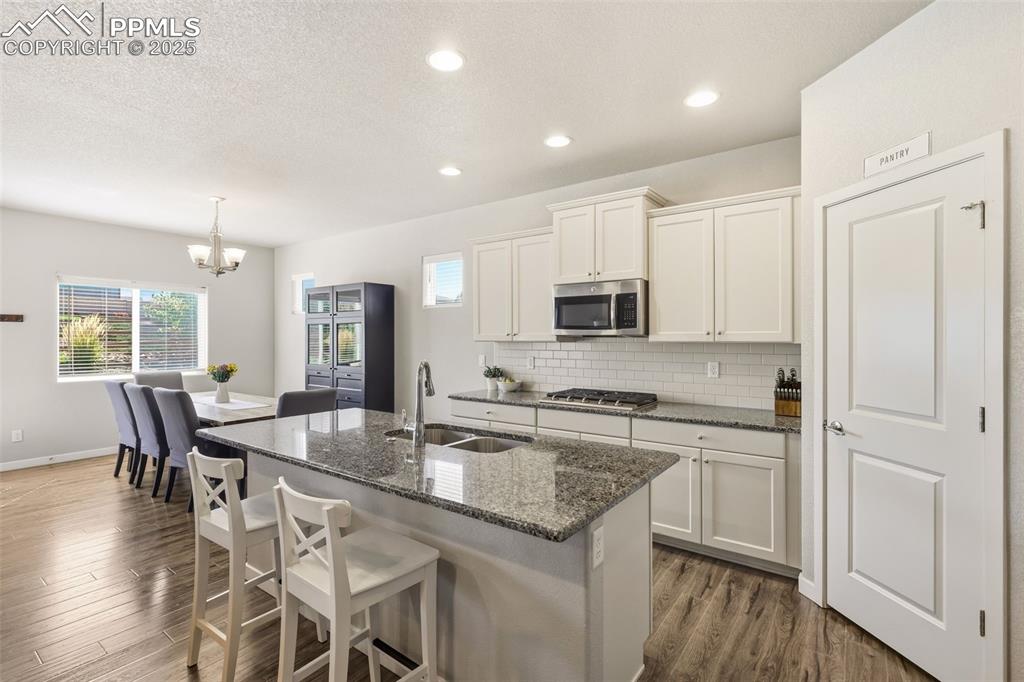 Image 9 of 34: Kitchen