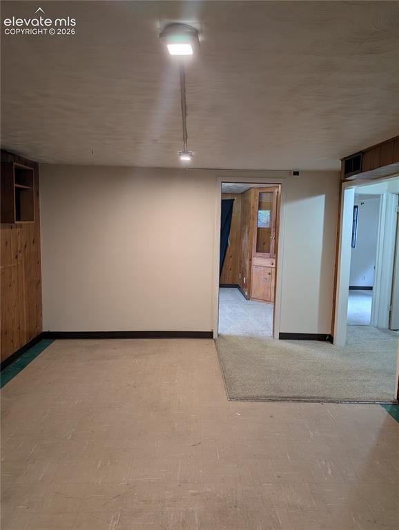 Image 15 of 27: Living Room