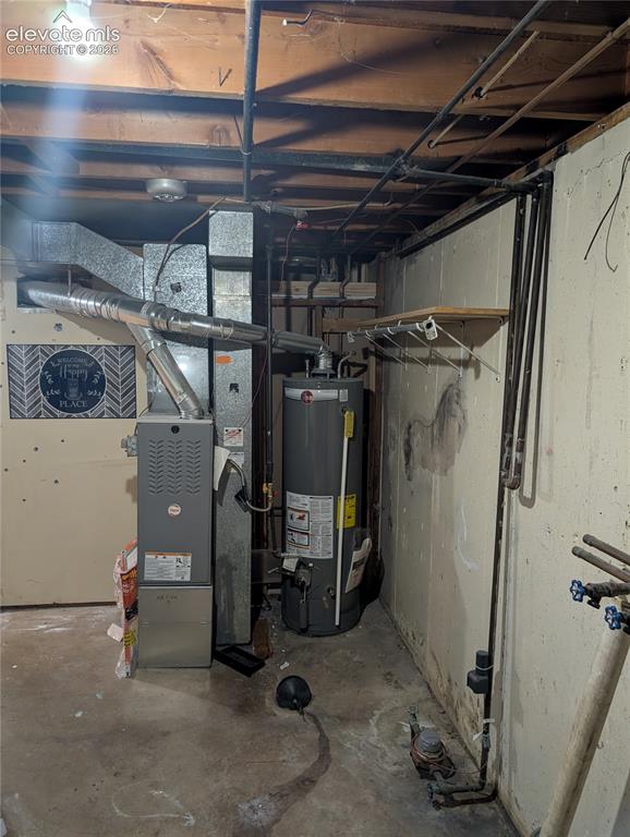 Image 19 of 27: Utility Room