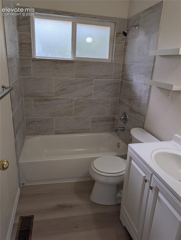 Image 5 of 27: Bathroom