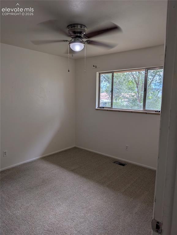 Image 9 of 27: Bedroom