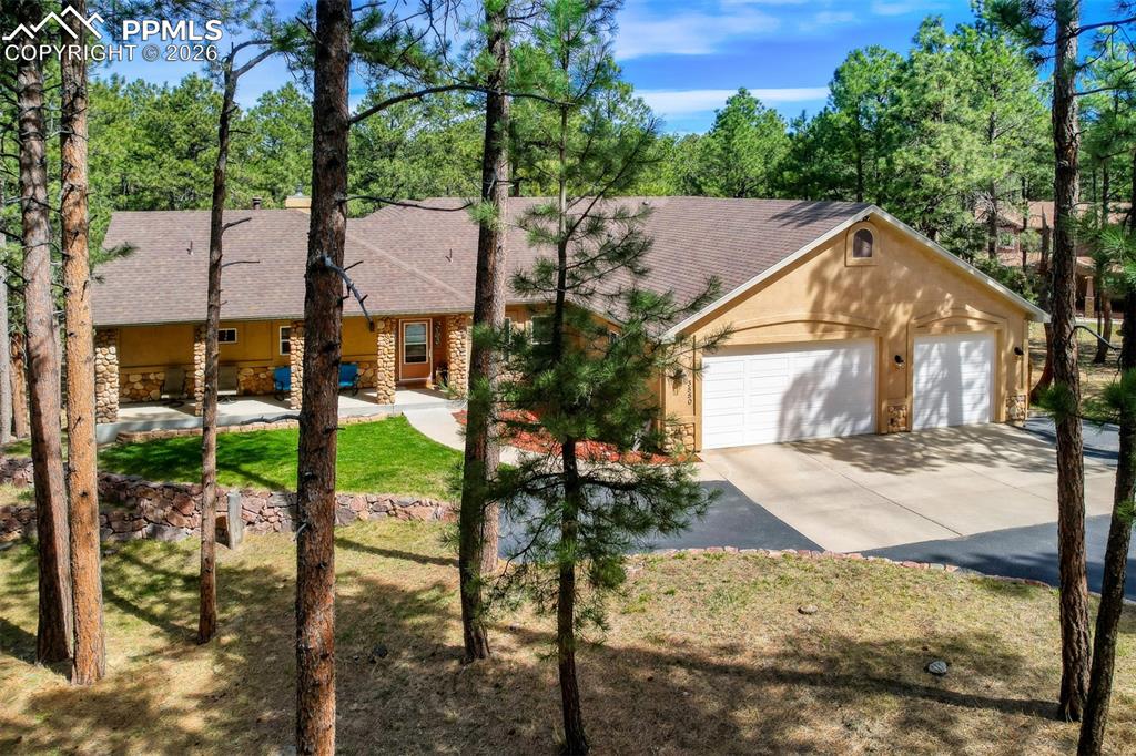 Image 2 of 49: Desirable Walden Pines offering true main level living 