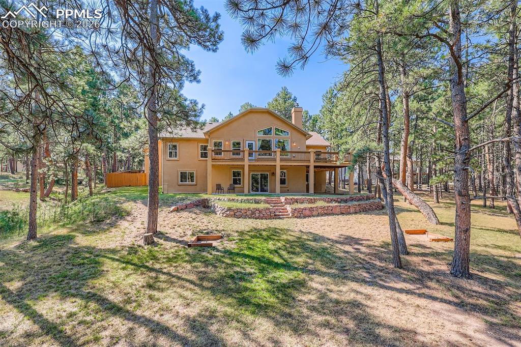 Image 38 of 49: Back of house 