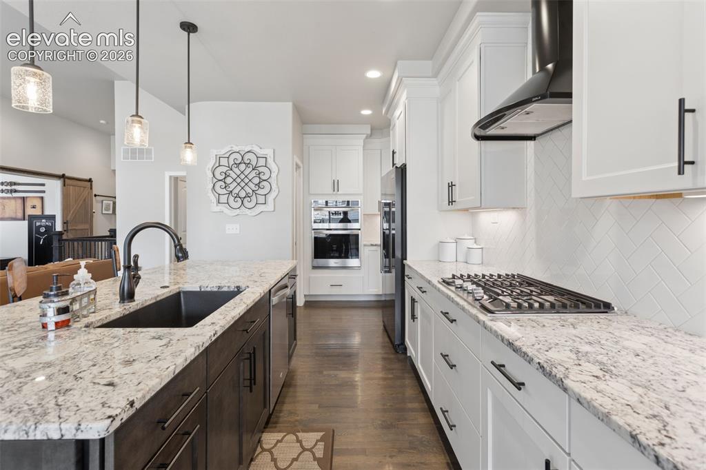 Image 11 of 34: Kitchen