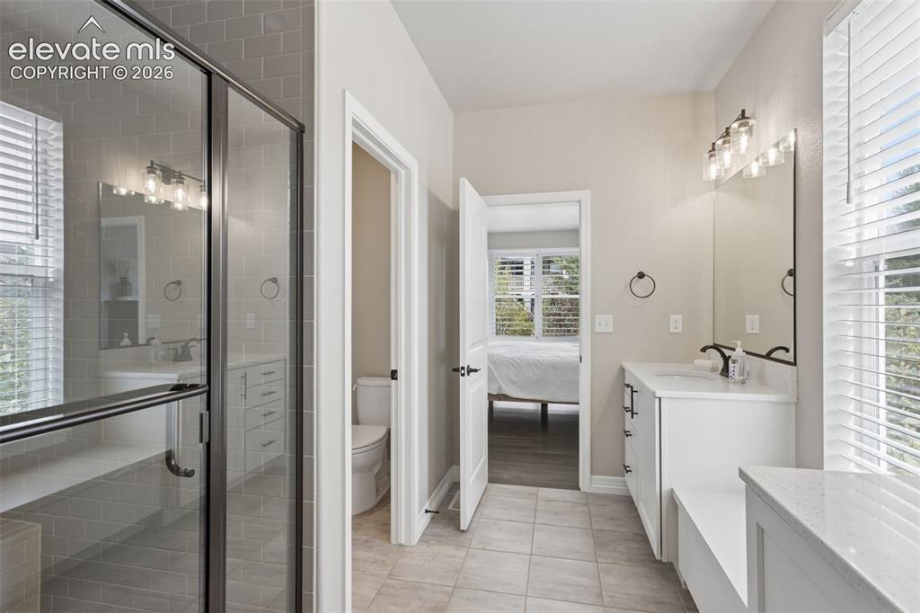 Image 18 of 34: Bathroom