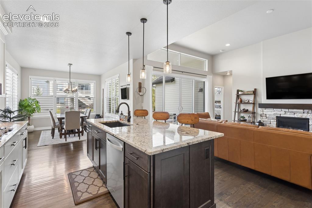 Image 9 of 34: Kitchen