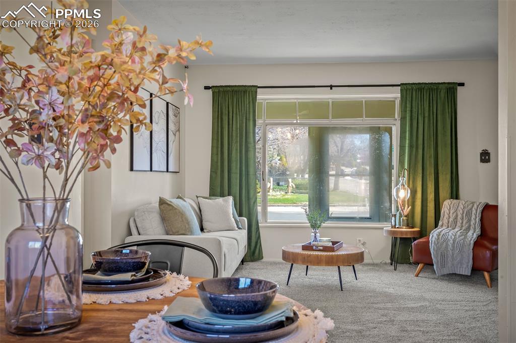 Image 12 of 39: Sitting Room