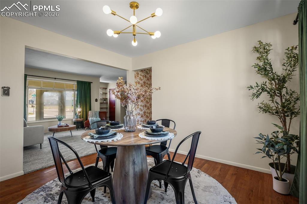 Image 16 of 39: Dining Area