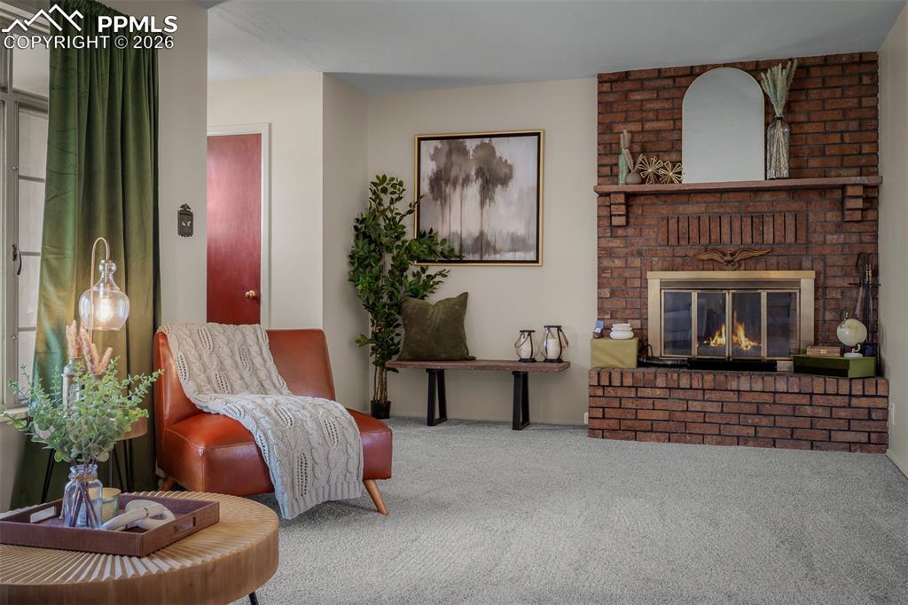 Image 8 of 39: Sitting Room