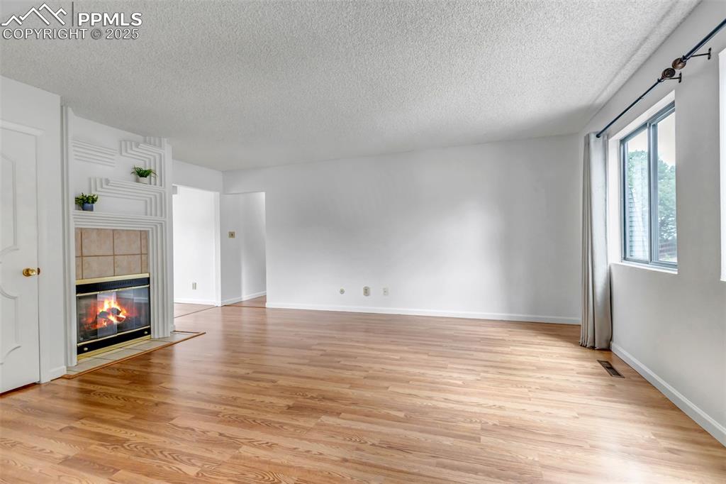 Image 6 of 37: Light and Bright Family Room