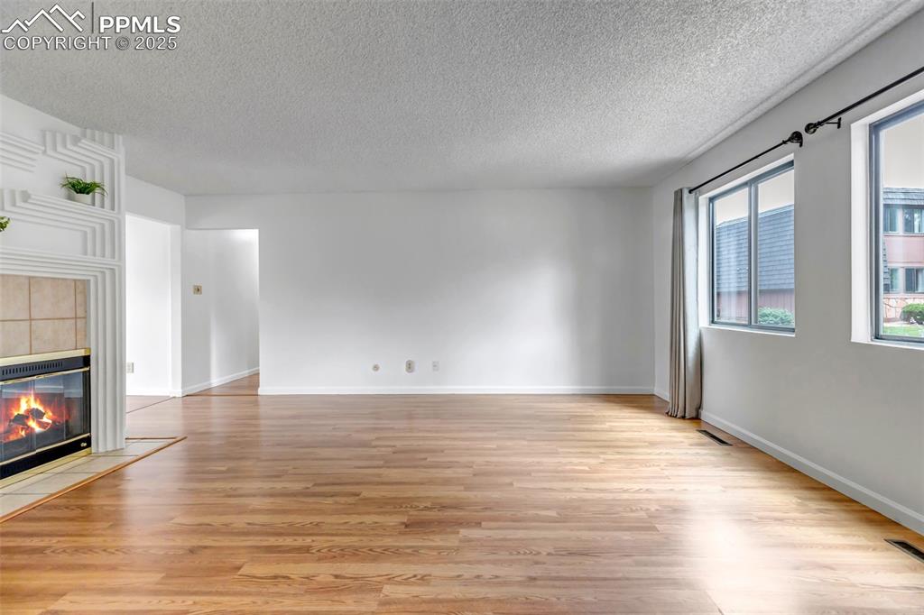 Image 7 of 37: Light and Bright Family Room