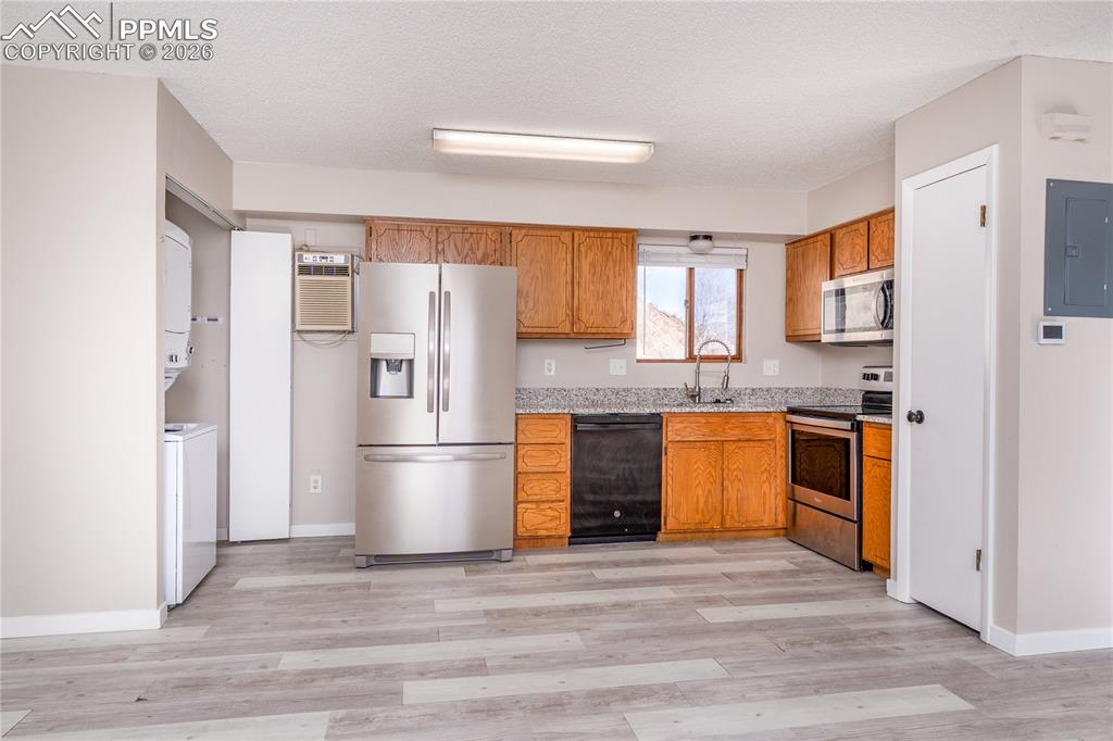 Image 12 of 45: Top unit