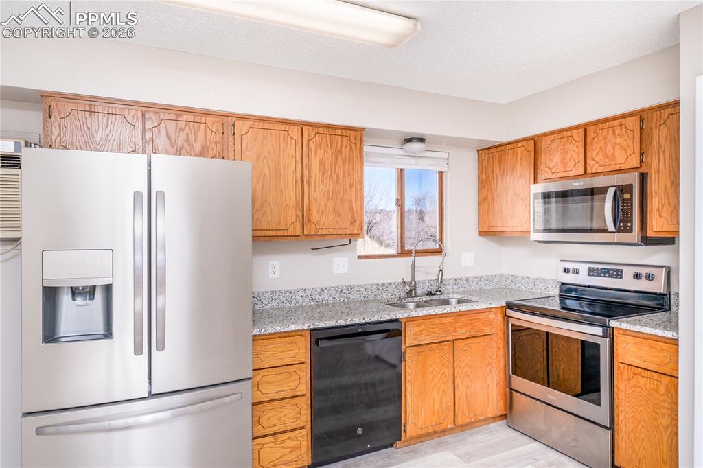 Image 14 of 45: Top unit