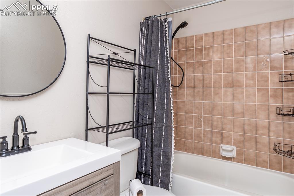 Image 22 of 45: Top unit