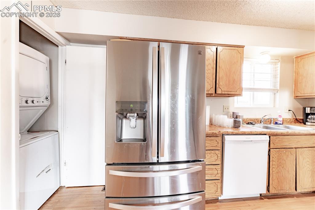 Image 28 of 45: Bottom unit (Before being rented***)