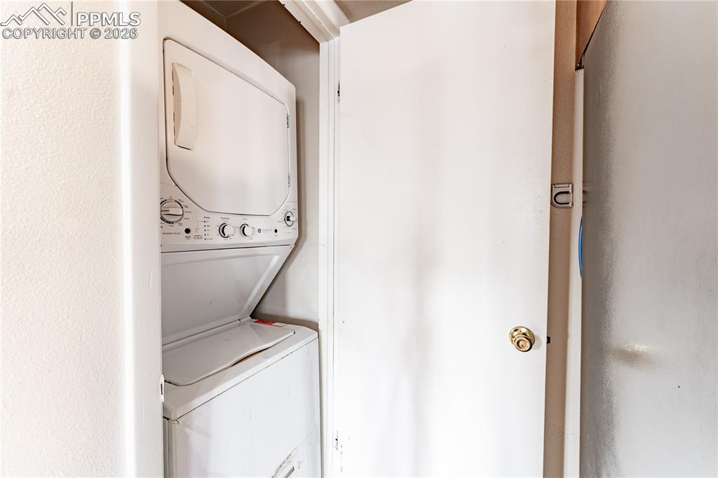 Image 29 of 45: Bottom unit (Before being rented***)