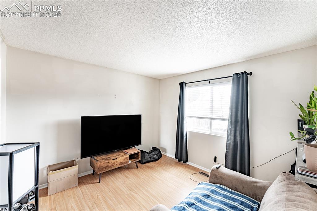 Image 34 of 45: Bottom unit (Before being rented***)