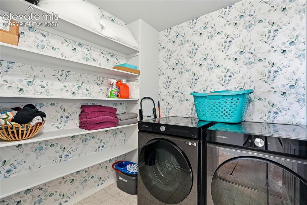 Image 21 of 28: Laundry