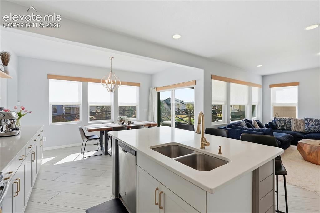 Image 8 of 28: Kitchen