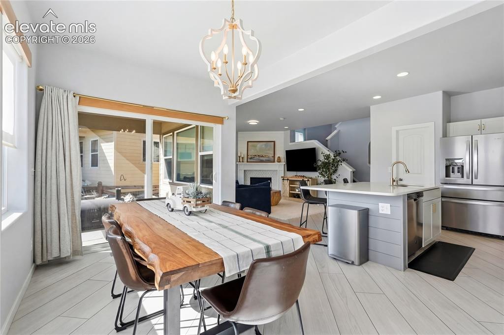 Image 9 of 28: Dining Area
