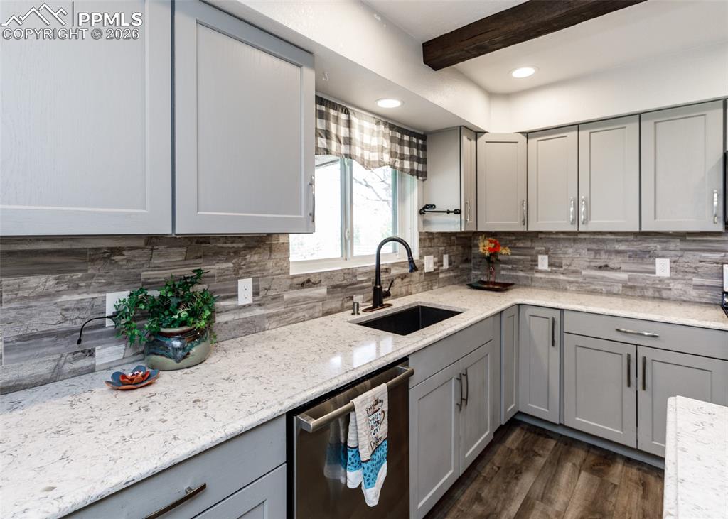 Image 11 of 39: Kitchen