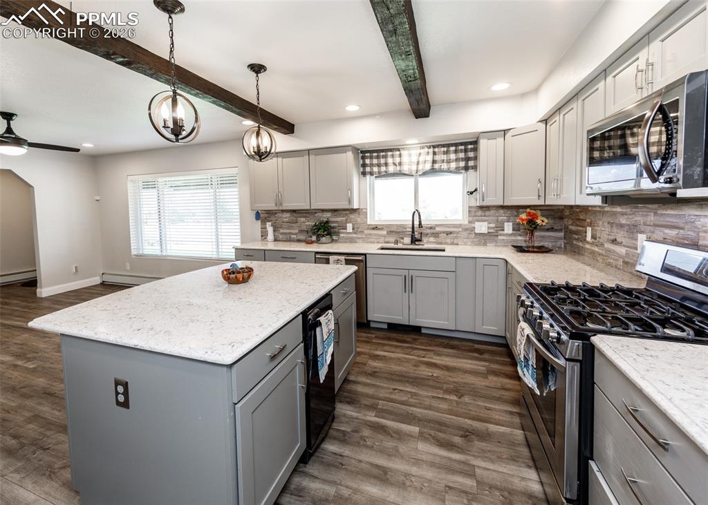 Image 12 of 39: Kitchen