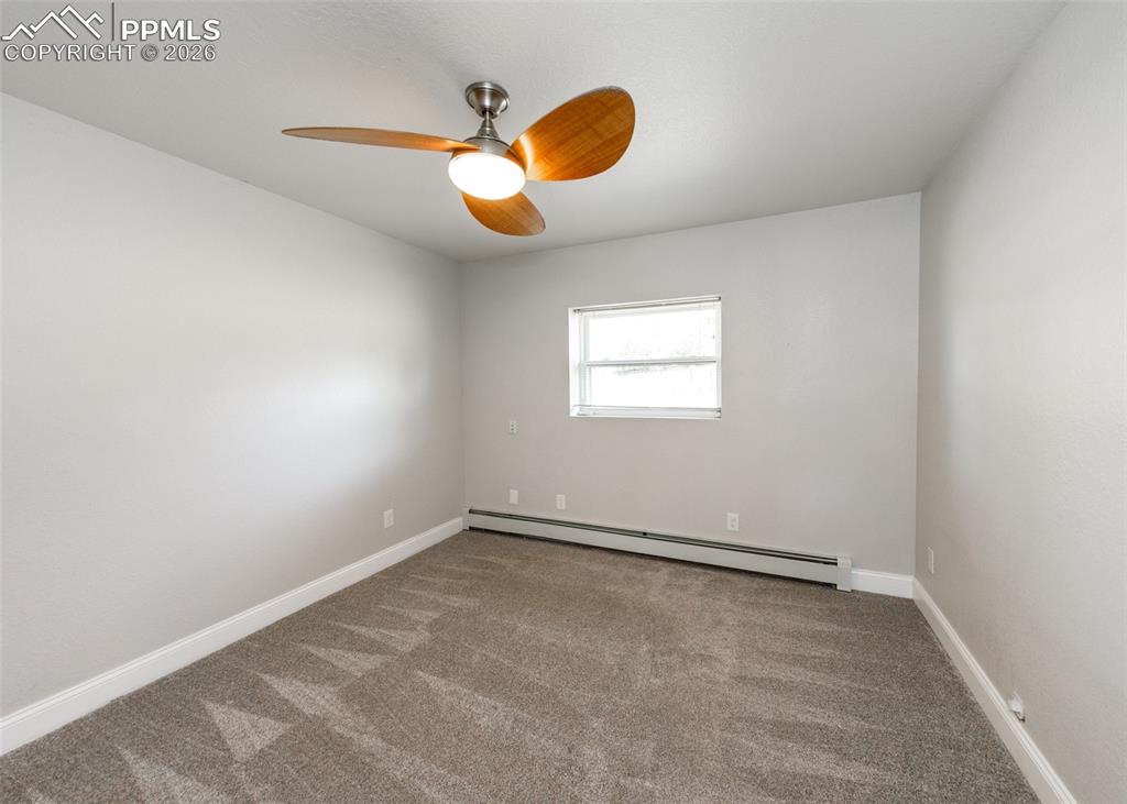 Image 27 of 39: 2nd Bedroom