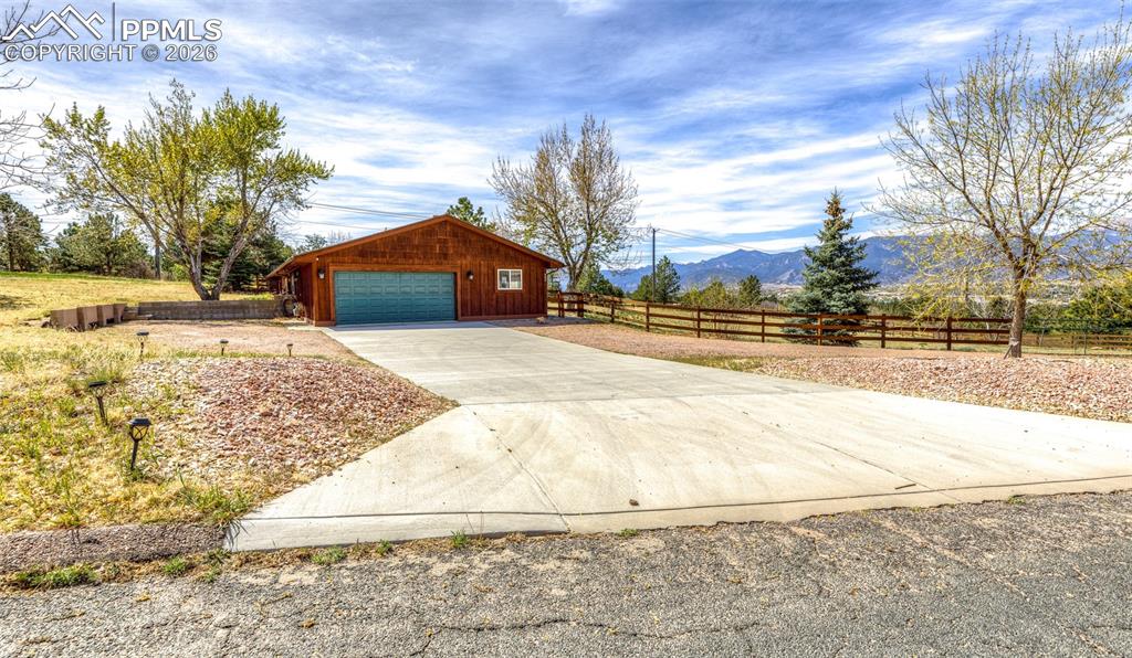 Image 3 of 39: Cement Driveway