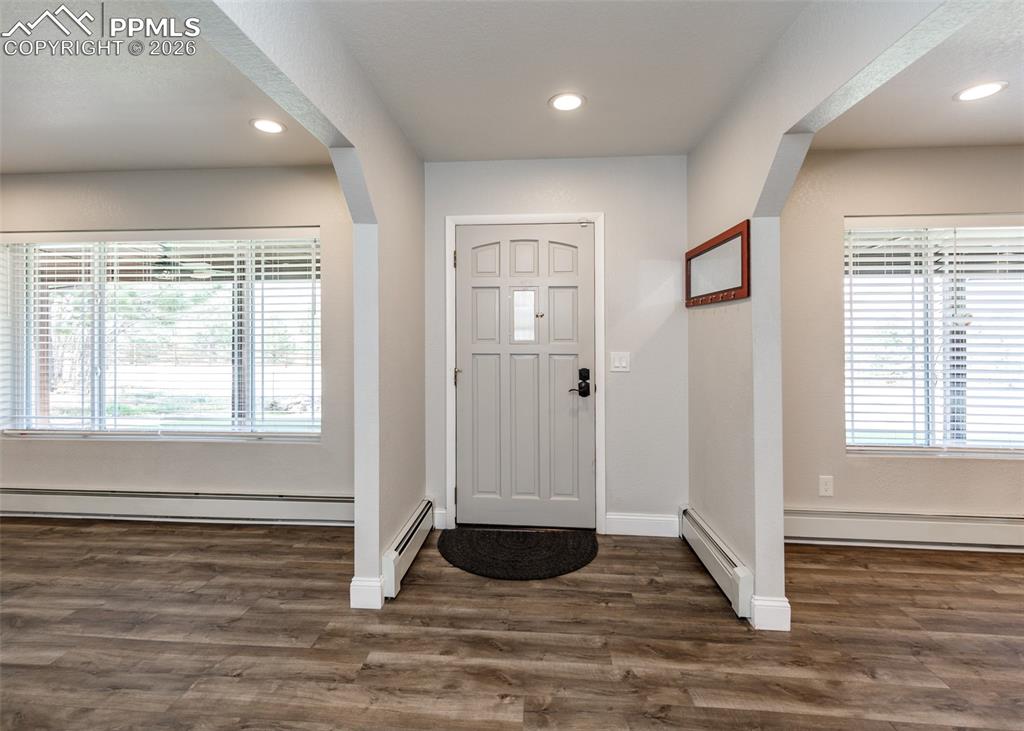 Image 7 of 39: Entry