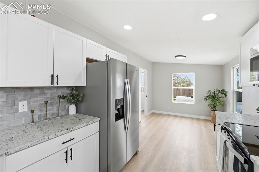 Image 10 of 43: Kitchen
