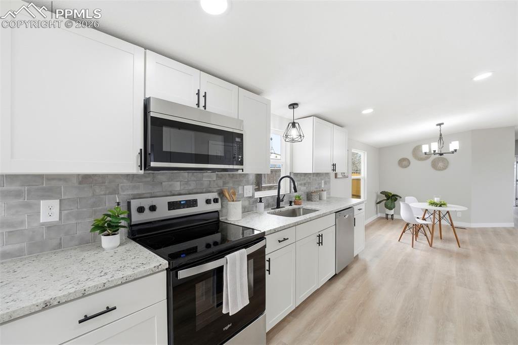 Image 12 of 43: Kitchen