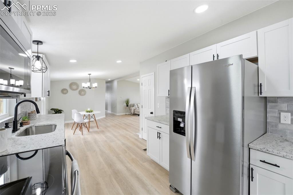 Image 13 of 43: Kitchen