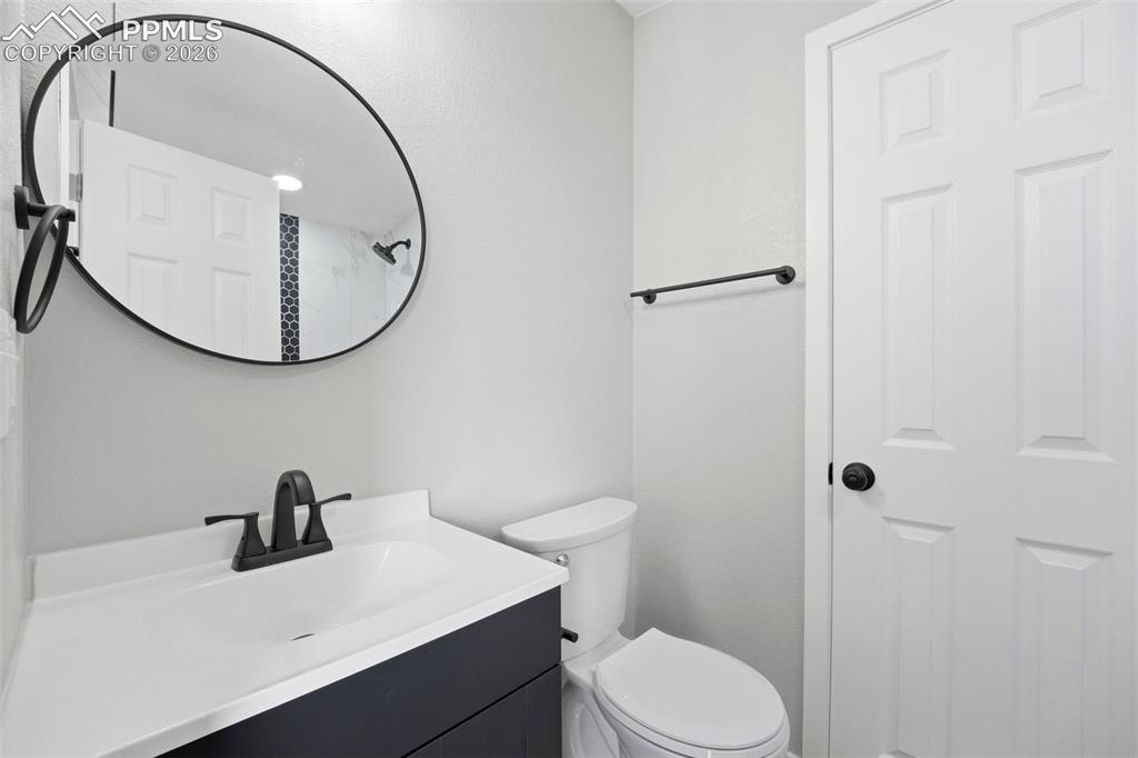 Image 39 of 43: Bathroom