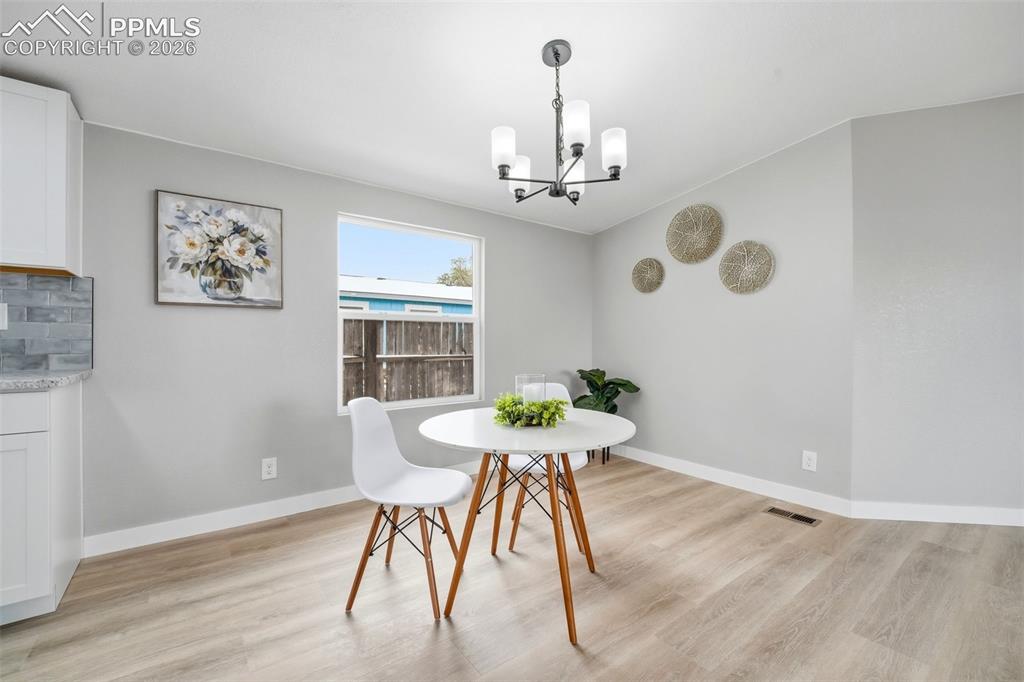 Image 9 of 43: Dining Area