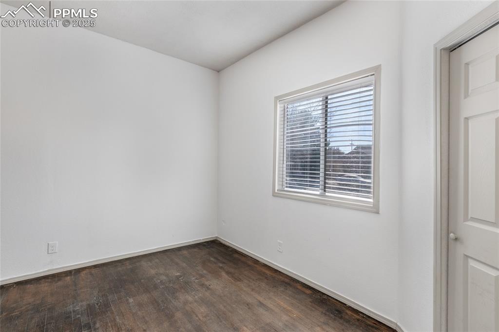 Image 24 of 38: Bedroom