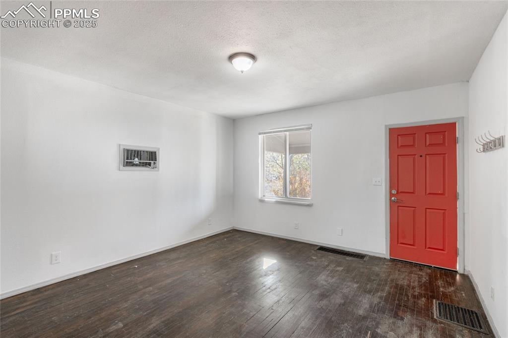 Image 9 of 38: Living Room