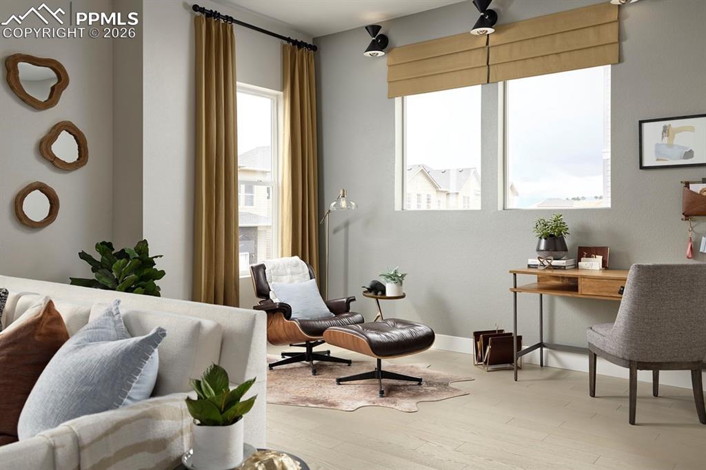 Image 3 of 10: Sitting Room