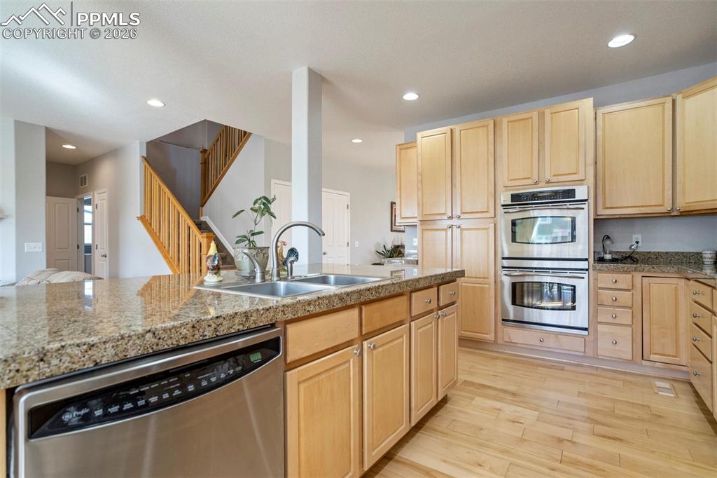 Image 12 of 49: Kitchen