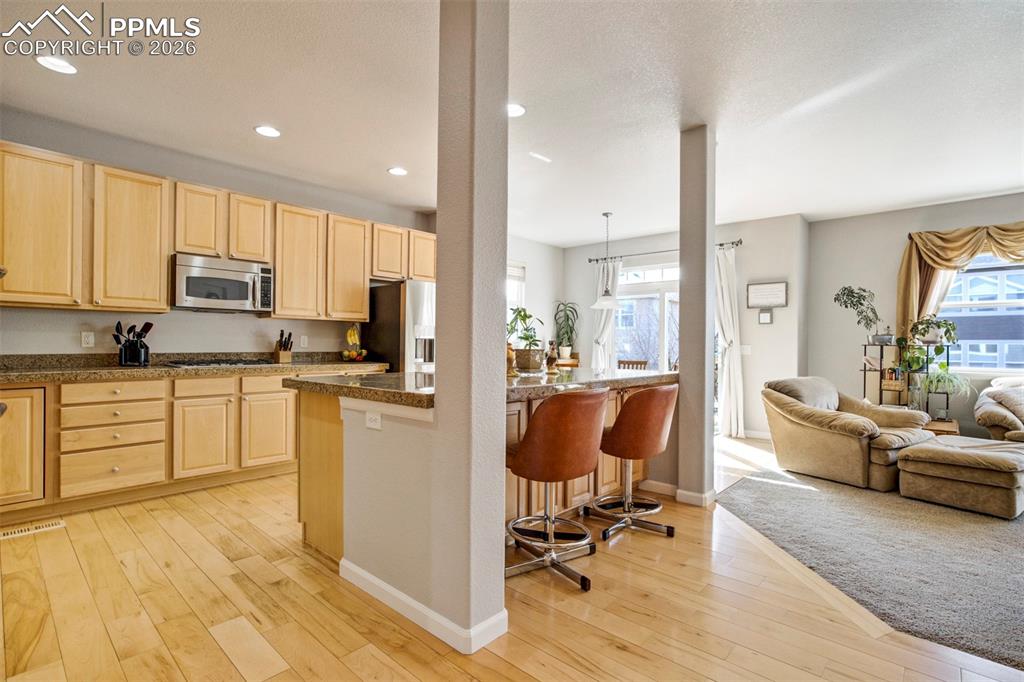 Image 14 of 49: Kitchen