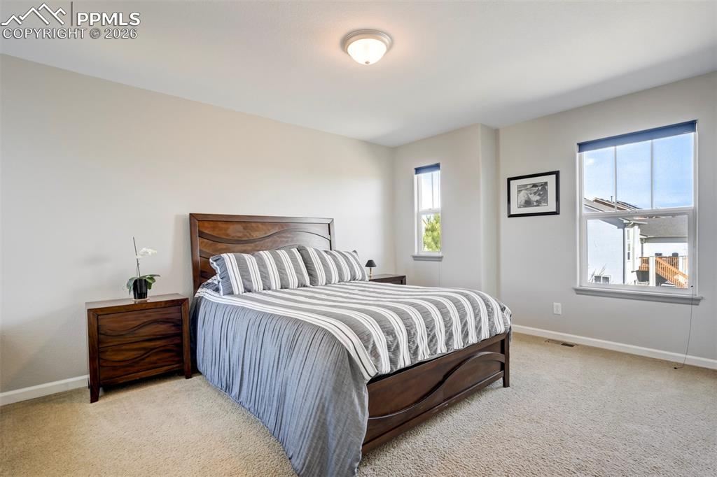 Image 34 of 49: Bedroom