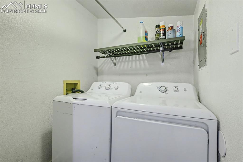 Image 12 of 30: Laundry