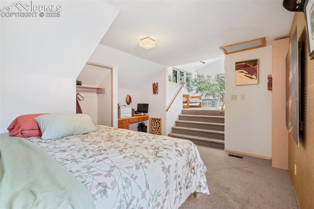 Image 27 of 40: Bedroom