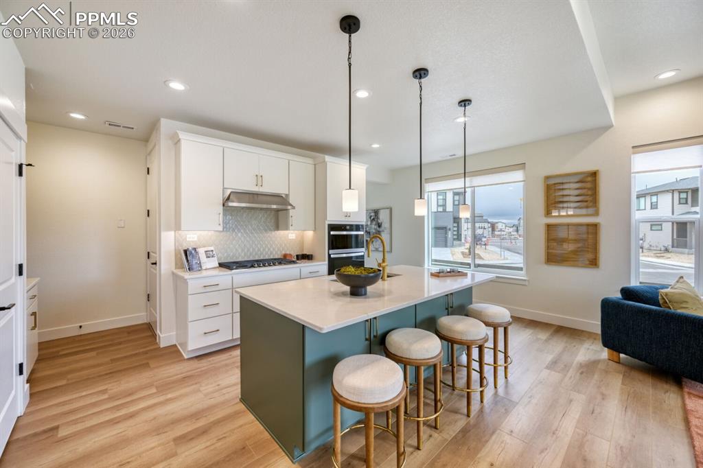 Image 4 of 14: Kitchen