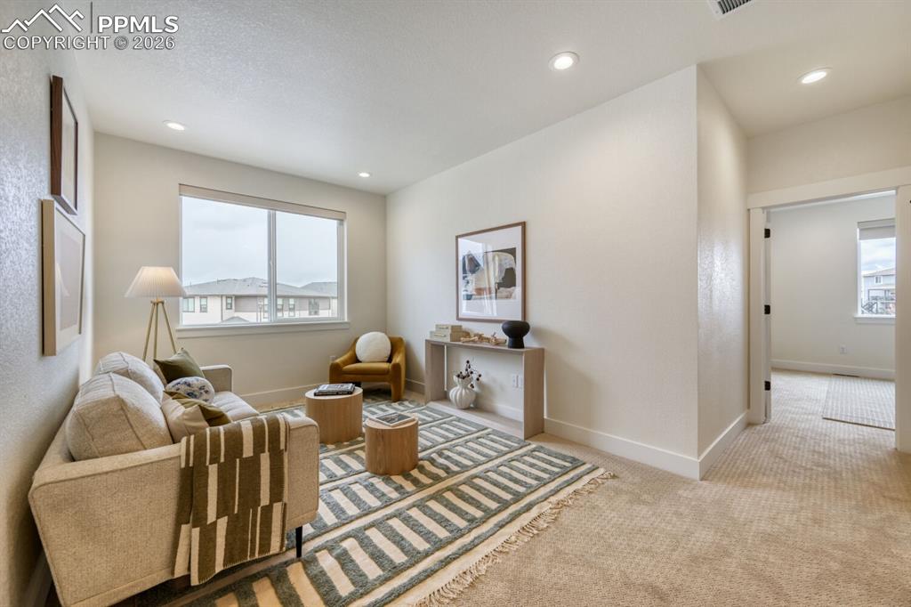 Image 7 of 14: Sitting Room