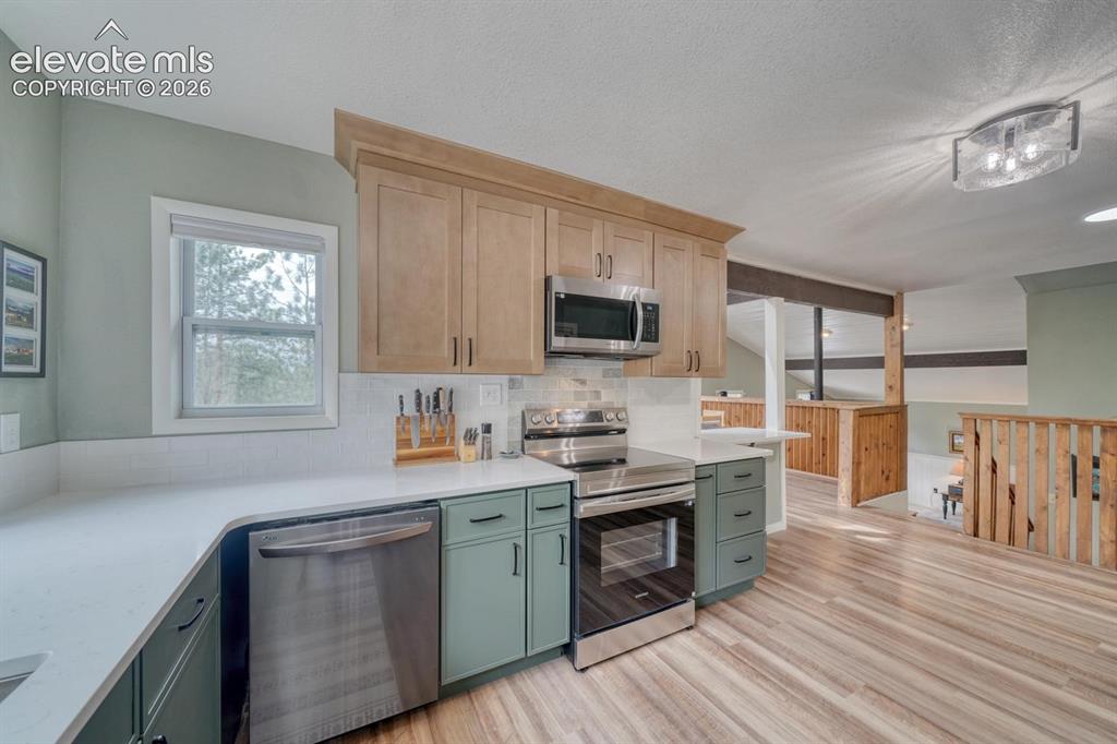 Image 11 of 35: Kitchen