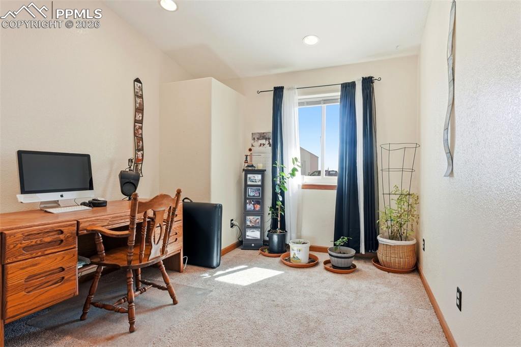 Image 16 of 46: Office