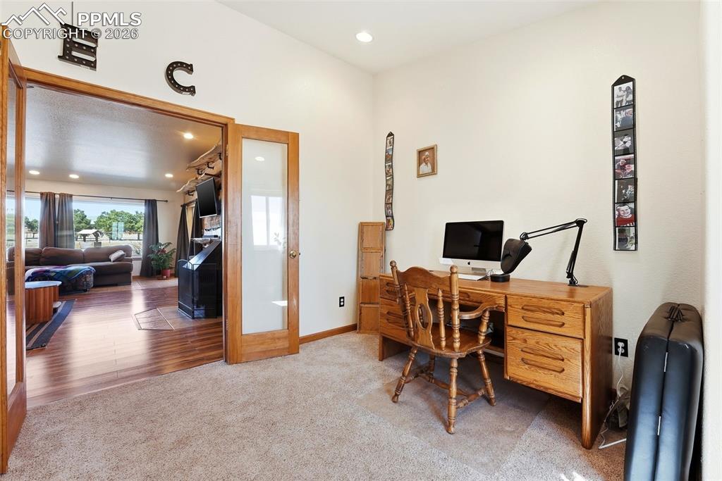 Image 17 of 46: Office