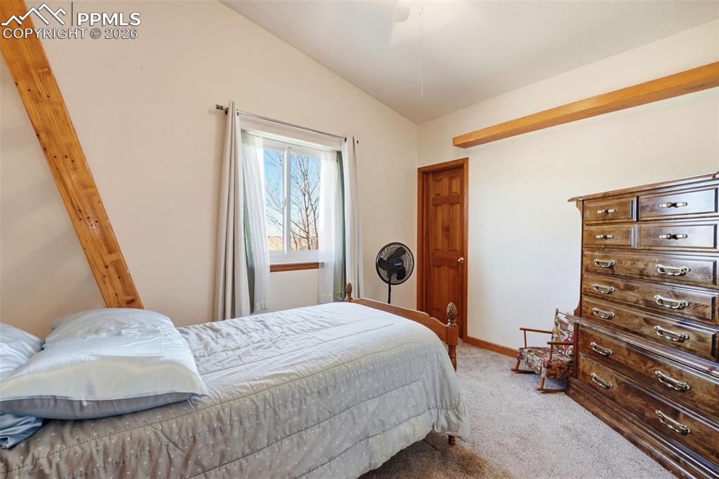 Image 22 of 46: Bedroom